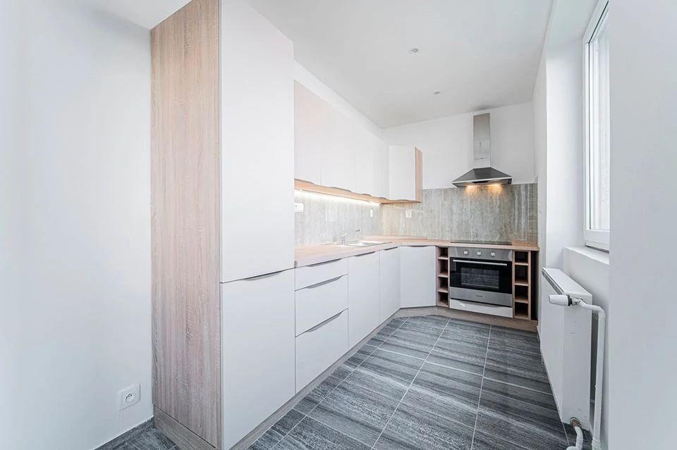 Rekonstrukce bytu — ukázka stavební realizace 2, Hradec Králové